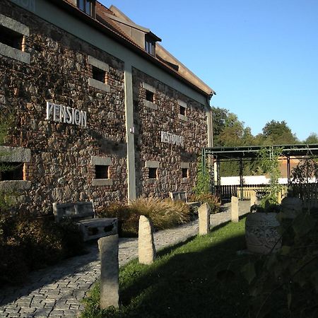 Barokni Spejchar Hotel Tlucna ภายนอก รูปภาพ