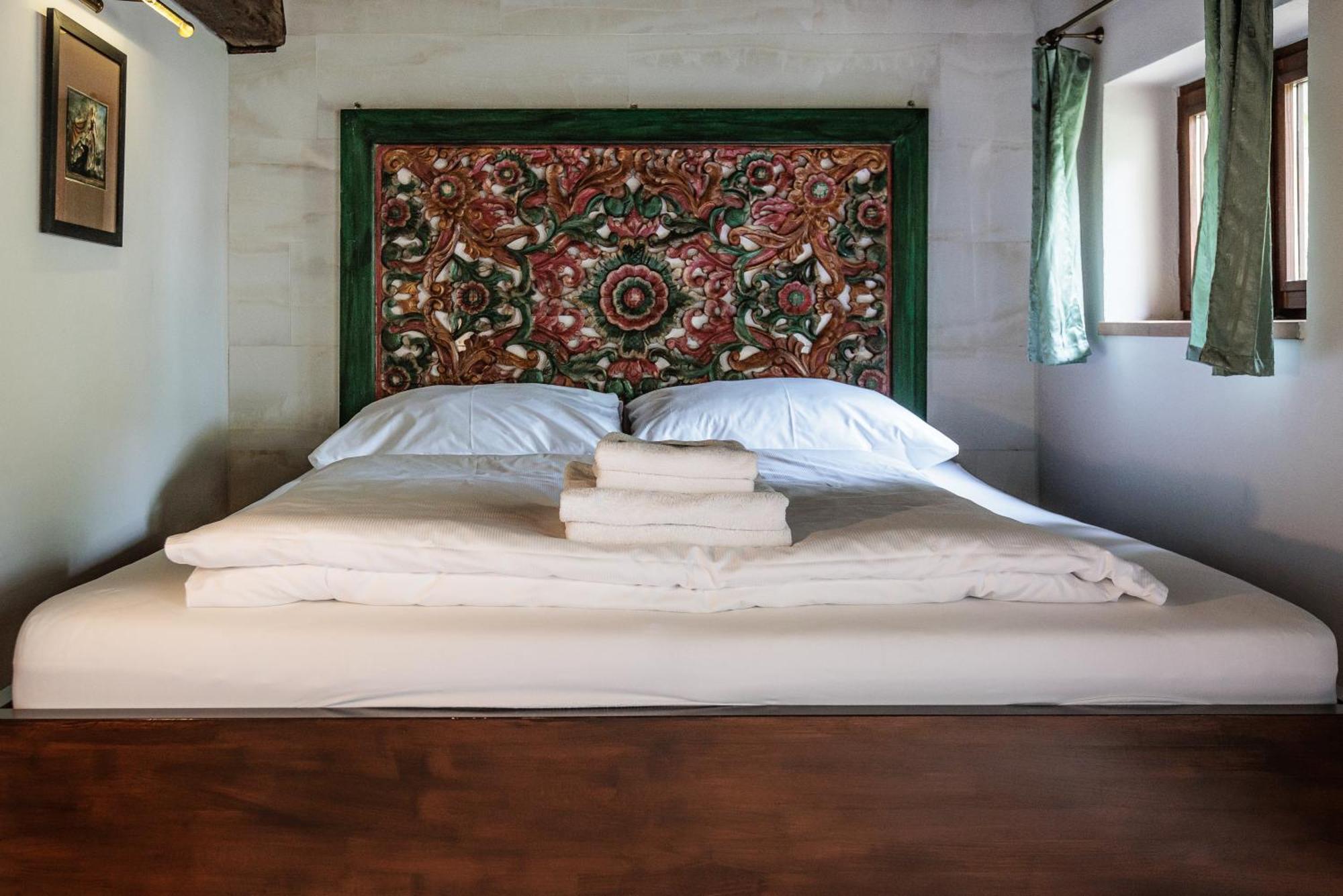 Barokni Spejchar Hotel Tlucna ภายนอก รูปภาพ